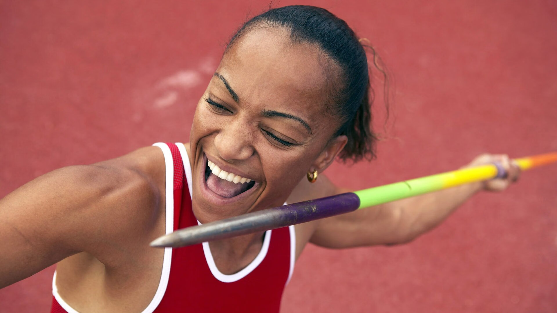 冰上曲棍球赛火热进行，观众热情高涨，冰上曲棍球介绍